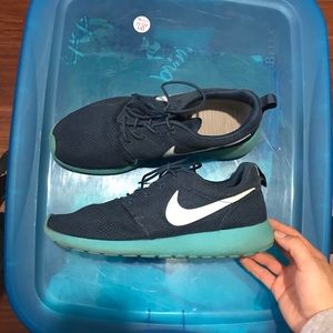 Nike Roshe Run Originals — Blue Teal size 10